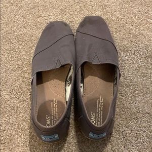 Gray canvas toms